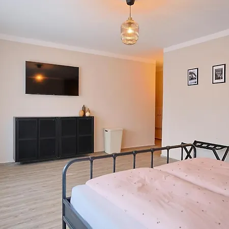 - Live Like A Local! * Kassel